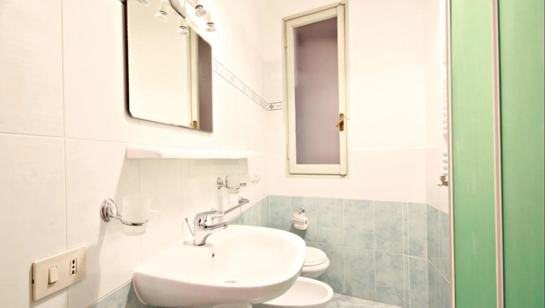 Colosseum - Big And Comfortable Apartment Rome 0*,